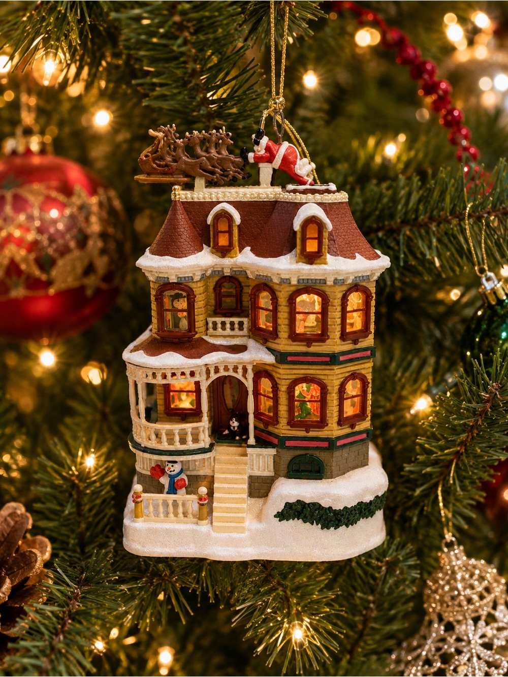 Vintage 2001 Hallmark Keepsake Ornament “Up on the Housetop”‎ magic ornament